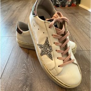 Woman’s golden goose sneakers